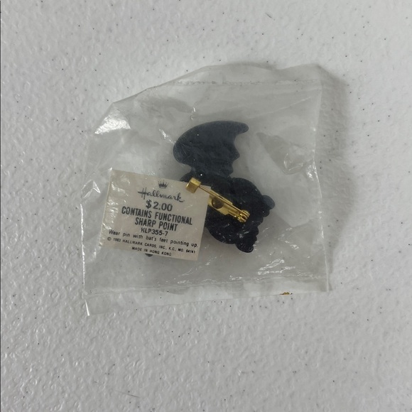 Hallmark Halloween Theme Lapel Pins Vintage Lot of 4 New on Card - Picture 7 of 13